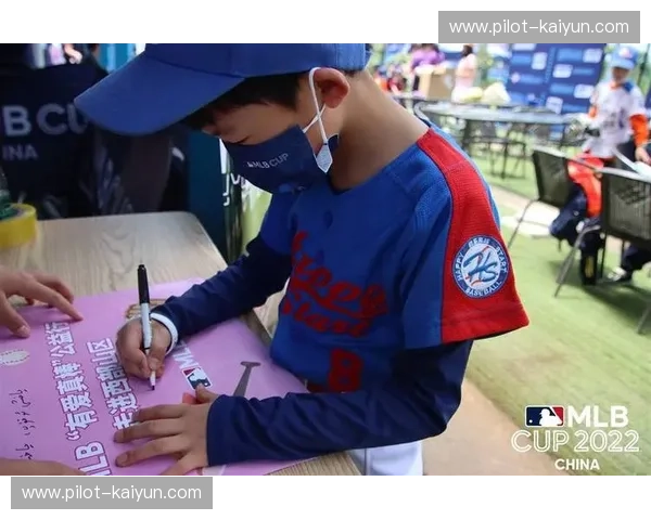 首发棒球：每一次挥棒，都是向热爱出发